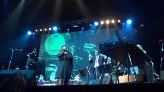 Live Music : Soul / R&B / Boogie Woogie : Jools Holland Concert with some wonderful femail singers!