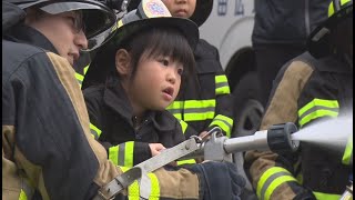 「わんぱく消防署長」が放水！　園児たちが消防署の仕事を体験　将来の防災のリーダーを育成