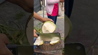 Amazing Coconut Cutting Skills - Thai Street Food ทักษะการตัดมะพร้าวที่น่าทึ่ง - อาหารไทยริมทาง