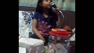 Amazing Filipino Girl Singing Let it GO