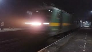 [ERFC] WAG9 Sealdah-Anand Vihar AC Special At Full Speed ||