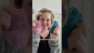 Advent mini sock pattern. Free sock knitting pattern for beginners. Link in comments. #sockknitting