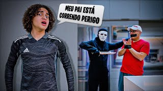 O MASCARADO INVADIU MINHA CASA E MEU PAI ESTÁ CORRENDO PERIGO 🚨🚨🚨