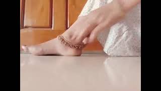 Mallu Feet Model Divya Wearing Silver Anklets