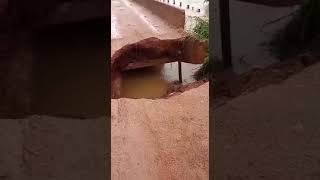 ponte da 45 próximo a 196 entre Santa Luzia e  São Felipe. vídeo redes social