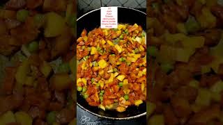 गाजर मटर आलू की चटपटी  सुखी सब्ज़ी |Gajar Matar ki sabzi #shorts #youtubeshorts #gajar #food