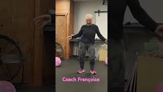 Coach Françoise, une dame de ❤️ une inspiration pour nous tous. Cette incroyable femme a 70 ans.