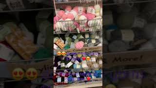 Lanas para tejer o hilos en la tienda de dollar tree !❤️😍 yarns at dollar tree