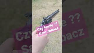 Czy kopie sam zobacz. #shorts #fans #army #funny