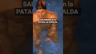 🎬 ASÍ debes SALPICAR en la PATADA de ESPALDA 👍 #shorts #markastle #natacion #natacionmarkastle #swim