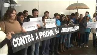 Professores contratados contra prova de acesso