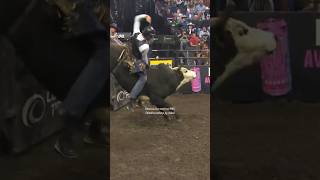 Marco Rizzo finishes 4th place at the PBR event in Sioux Falls #pbr #rodeio