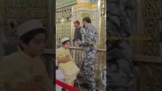 Peer Zulfiqar Naqshbandi At Rauza E Rasool SAW | Masjid Al Nabwi #shorts #gumbadekhazra