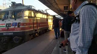 WAP-5 With Suryanagari SF Express Arriving Surat Station