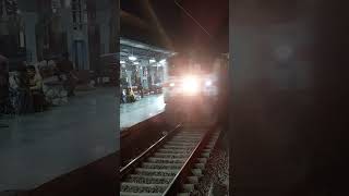 Why do trains run fast in Night #amazingfacts #railfacts #soundeffects #yt #ytshorts