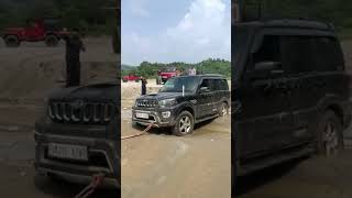 Scorpio 4×2 offroading track #short #mahindra #subscriber #offroading @ajju0008 @elvishya