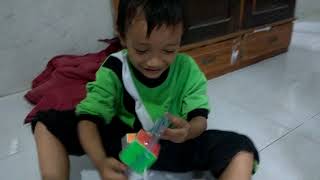 Unboxing rubik moyu