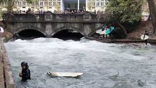 surfing at Englischer Garten