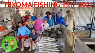 🎣CHILLIN' & STRIPER Fishing on Lake Texoma with my church family 2021