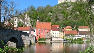 Старинный немецкий город на реке Нааб Кальмюнц.Старый мост.Kallmünz.Germany