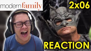 HILAROUS HALLOWEEN HAVOC!! || Reaction to Modern Family 2x06 "Halloween"