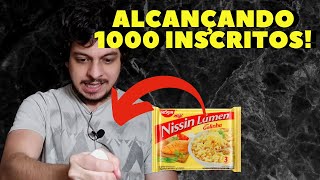 Quebrando ovo com uma mão e sorteando um MIOJO (especial 1000 inscritos)