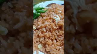 Makan Nasi Goreng Merah dan Nasi Goreng Ikan Asin