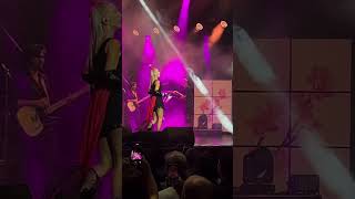 Hande Yener mor #harbiyeaçıkhava #handeyener #konser #konser #live