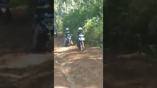 Jalan menuju desa gunung Jampang