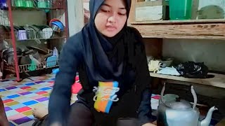 Makan Sederhana Bersama Neng Reva si Gadis Desa | Suasana di Kampung Sunda