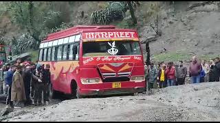 Manpreet Buses Risky Passing Over Landslides In Kishtwar. #chenabvalleybuses