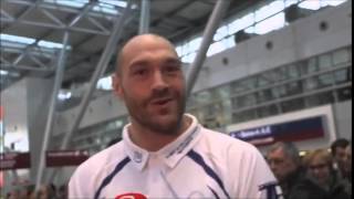 Reporter as Tyson Fury wheather he will sing if loses. 7 second VINE