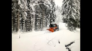 Kahlbacher_Mehrzweckschneepflug DS 260 auf Unimog