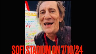 Ronnie Wood draws the set list at Sofi Stadium on 7/10/24