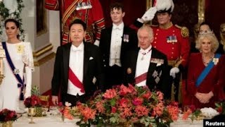 Inside Buckingham Palace Banquet.  What did they eat and wear?