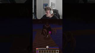 WHAT IS GOING ON IN THIS GAME 😭😭 #minecraft #minecraftmeme #shorts #ytshorts