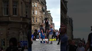 Edinburgh Fringe Street Preformer Has an Accident while Preformering #edinburghfringe