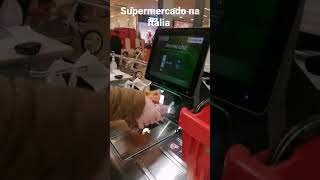 Compras no supermercado caixa automático