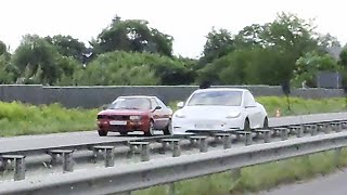 Tesla Model Y vs Audi 90 B3 Quattro 4.2 Turbo 1/8 mile drag race