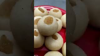 Rava-Coconut Laddu | रवा-खोबऱ्याचे लाडू | सूजी नारियल लड्डू | instant ladu #ladoo #sweets #shorts