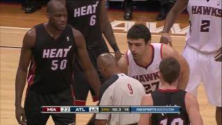 Zaza Pachulia jumping too early on a jump ball (Miami Heat at Atlanta Hawks)