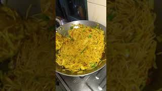 घर में बनाये लाजवाब चाउमिन || Chaumin  Homemade Special || YouTube Shorts || Asha Devi [PahadWale]