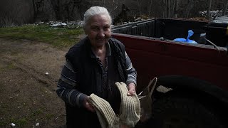 Още веднъж в село Яребковица. При баба Цеца и животинките й. Прекрасно българско село без ток и път.