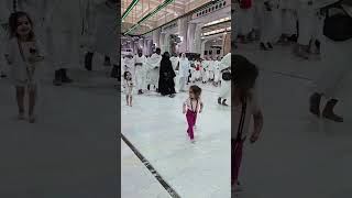 Kids Performing Sa'ee Of Safa and Marwa. Subhan Allah