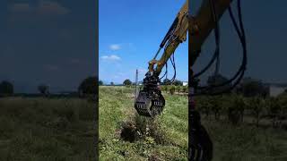 Efficient vineyard pole removal with the MB-GS400 sorting grapple #shorts