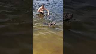 SAFIRA APRENDENDO A NADAR, LAGOA DOS ÍNDIOS PERUIBE.