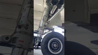 Changing wheel assembly of Airbus 330 ✈️ #aviation #trending #fyp #youtubeshorts #subscribe