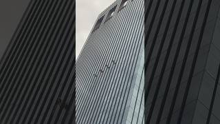 How to clean windows at high sky buildings in Singapore?