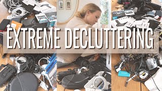 Getting Rid Of Everything :: DECLUTTERING / Messy to Minimal