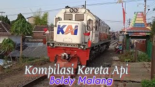 Kumpilasi!! Kereta Api Di Perlintasan Boldy Malang